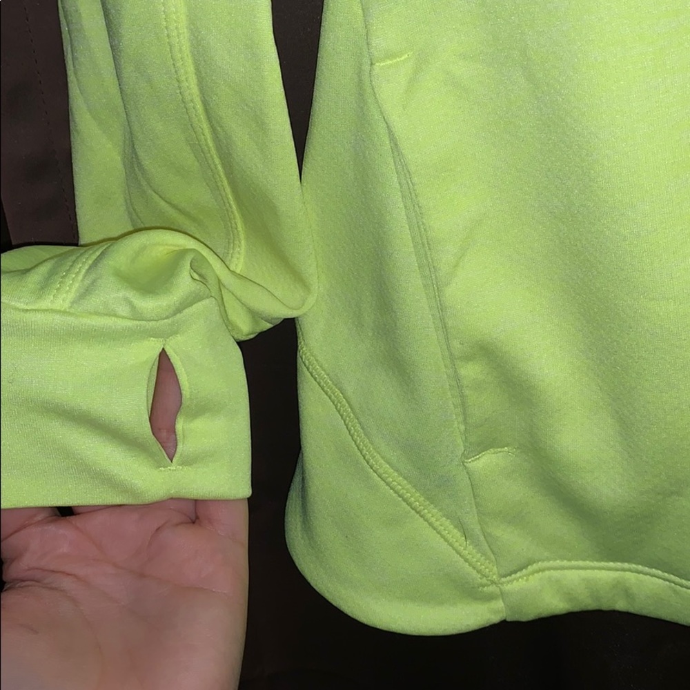 CUTE WORKOUT TOP✨ - Picture 3 of 4